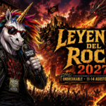 Cartel de Leyendas del Rock 2027 Unbreakable con un dragón rodeando una guitarra eléctrica en llamas